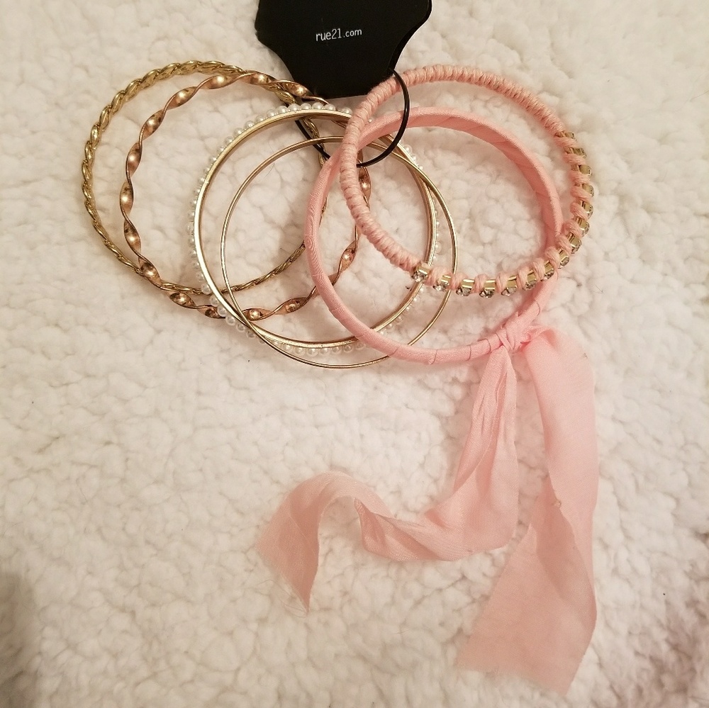 Bracelets - Picture 1 of 1